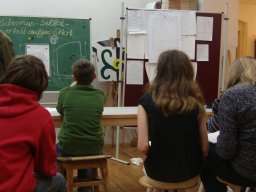 09_Herr_Gaitzsch_zeigt