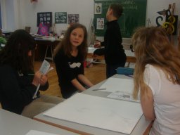 02_Sophia_fuehrt_Interview