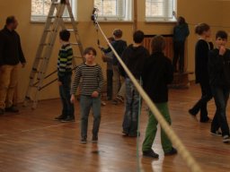 06_Vorbereitungen_in_der_Halle