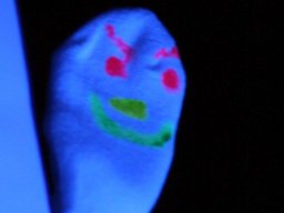 07_Schwarzlichtsocke